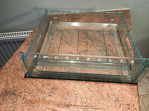 Külmkapi riiul, sügavkülmiku sahtel. Electrolux ER9004B (2 foto / 5)