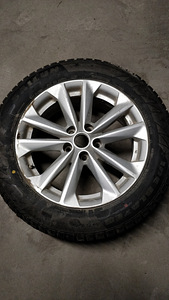 Nissan qashqai r17 veljed+ naastrehvid 215/60 (2 foto / 7)
