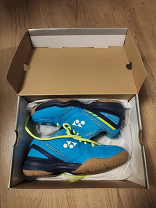 Yonexi sulgpallitossud Power Cushion 30, suurus 37 (2 foto / 3)