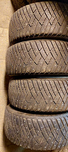 16 " Goodyear talverehvid 215 55 16 4tk (1 foto / 2)