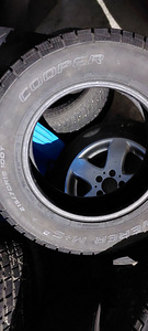 16 " Cooper naelrehvid 215 70 16 4tk (2 foto / 2)