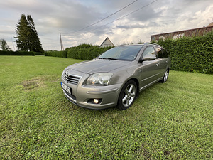 Toyota Avensis 2.2 130kw 2007 a (3 foto / 9)