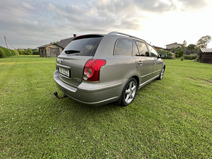 Toyota Avensis 2.2 130kw 2007 a (4 foto / 9)