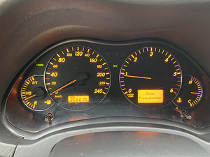 Toyota Avensis 2.2 130kw 2007 a (9 foto / 9)