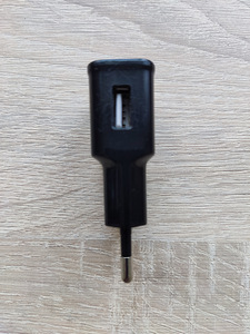 USB pesaga laadija (2 foto / 3)