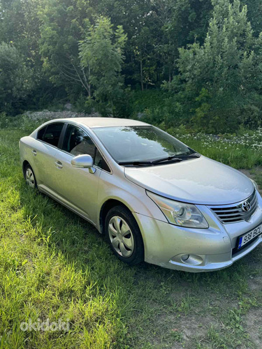 TOYOTA AVENSIS 2010 г.