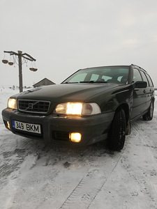 Volvo V70XC (1 фото из 13)