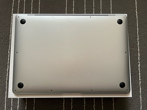 Väga heas korras 2019 Macbook Air (4 foto / 6)