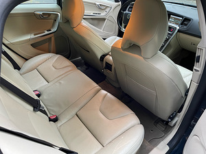 Volvo V60 Summum (9 foto / 12)