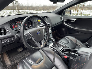 Volvo V40 Ocean Race Intelli Safe Pro 2.0 110kW (5 foto / 12)
