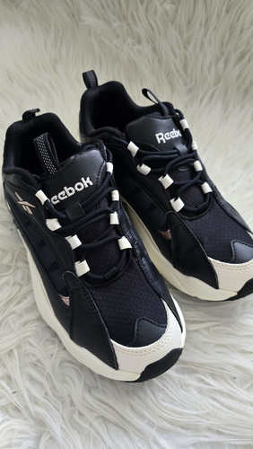 Reebok tossud