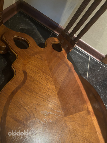 Антикварный столик из массива дерева (фото #8)