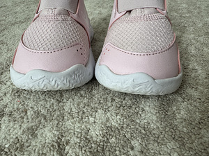 Nike tossud tüdrukule (3 foto / 4)