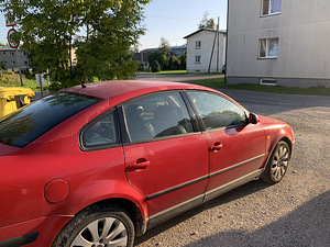 VW Passat 1.9tdi автомат (6 фото из 6)