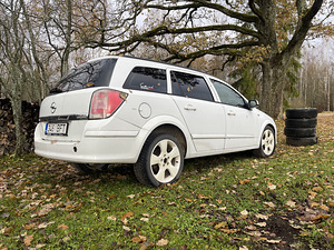 Opel Astra (2 фото из 6)