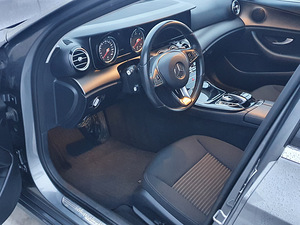 Mercedes-Benz E 220 D (2 foto / 15)