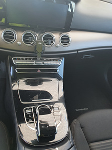 Mercedes-Benz E 220 D (14 foto / 15)