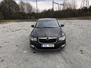 Skoda Superb 2.0TDI 125KW DSG (2 foto / 8)