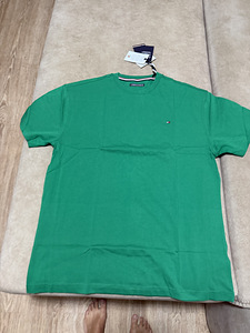 Tommy Hilfiger t-sark (1 foto / 1)