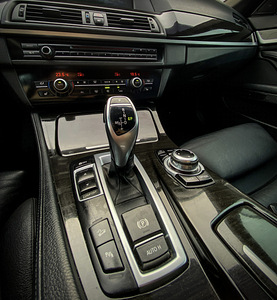 BMW 530 M-Pakett 3.0 190kW (8 foto / 10)