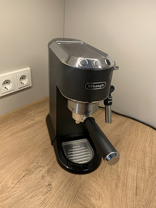 Кофемашина Delonghi (2 фото из 3)