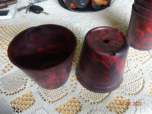 Цветочные горшки (2 фото из 2)
