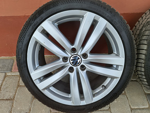 Оригинальные диски VW 5x112 18" с шинами (6 фото из 10)