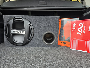Alpine 12" 1000W ja võimendi, Hi-input (2 foto / 10)