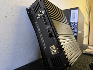 BF EVO12 12" 3000W ja TEAM monoblock, pult, uus (9 foto / 10)