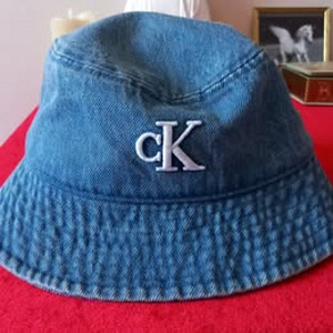 Kaubamärgiga Denim Panama, tuntud kaubamärk CK. 56 - 58 (2 foto / 2)