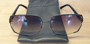 Müügil originaalsed Gucci päikeseprillid. (2 foto / 5)