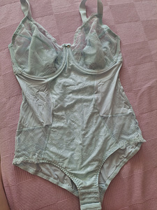 Bodysuit (3 foto / 5)