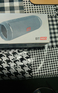Väike bluetooth kõlar (2 foto / 3)