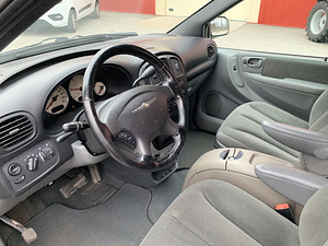 Chrysler Grand Voyager (8 foto / 15)