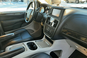 Lancia Voyager 2.8 R4 CRD 120kW (4 foto / 14)