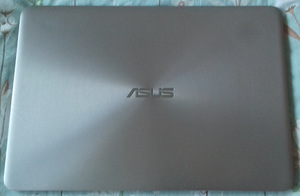 Asus UX306U (2 foto / 5)