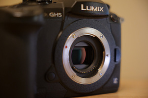 Panasonic Lumix DC-GH5 body. (3 foto / 3)