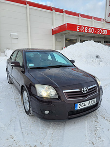 Toyota Avensis (1 foto / 9)