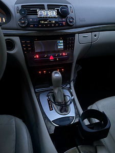 Mercedes-Benz E320CDI 165KW !!! (10 foto / 11)