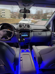 Mercedes-Benz Viano (8 foto / 9)
