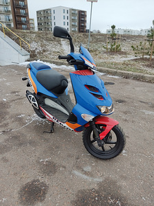 Aprilia sr 50 (1 foto / 6)