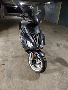 Aprilia sr 50 (1 foto / 4)