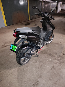Aprilia sr 50 (2 foto / 4)