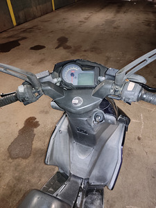 Aprilia sr 50 (4 foto / 4)