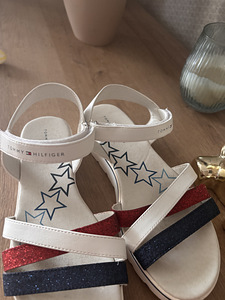 Tommy hilfiger (2 фото из 3)