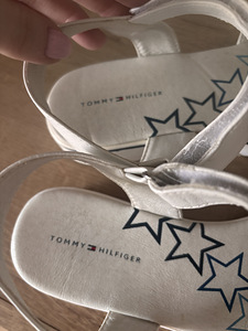 Tommy hilfiger (3 фото из 3)