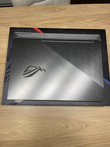Asus ROG Strix Scar III G531GV (2 foto / 3)