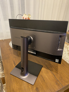 4К монитор Samsung U24E850R (3 фото из 7)