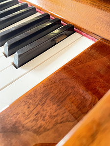 Pianiino Samick (6 foto / 6)