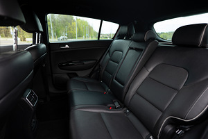 Kia Sportage GT-Line AWD 1.6 130kW (14 foto / 15)